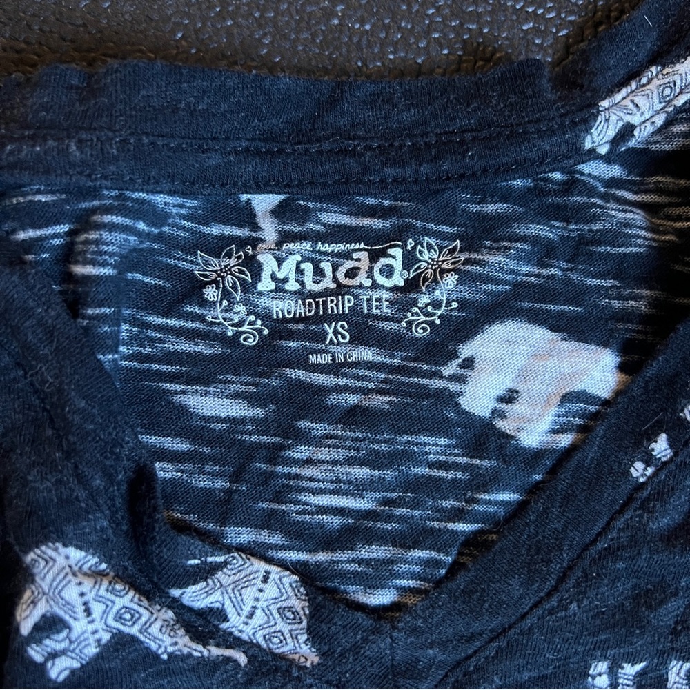 Elephant tee - Picture 3 of 3